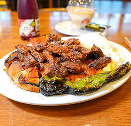 İSKENDER KÖFTE (6 ADET/198GR + YOĞURT İLE SERVİS)